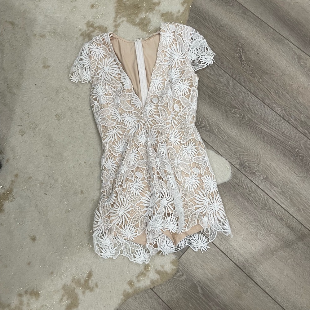 American threads white lace overlay v neck romper